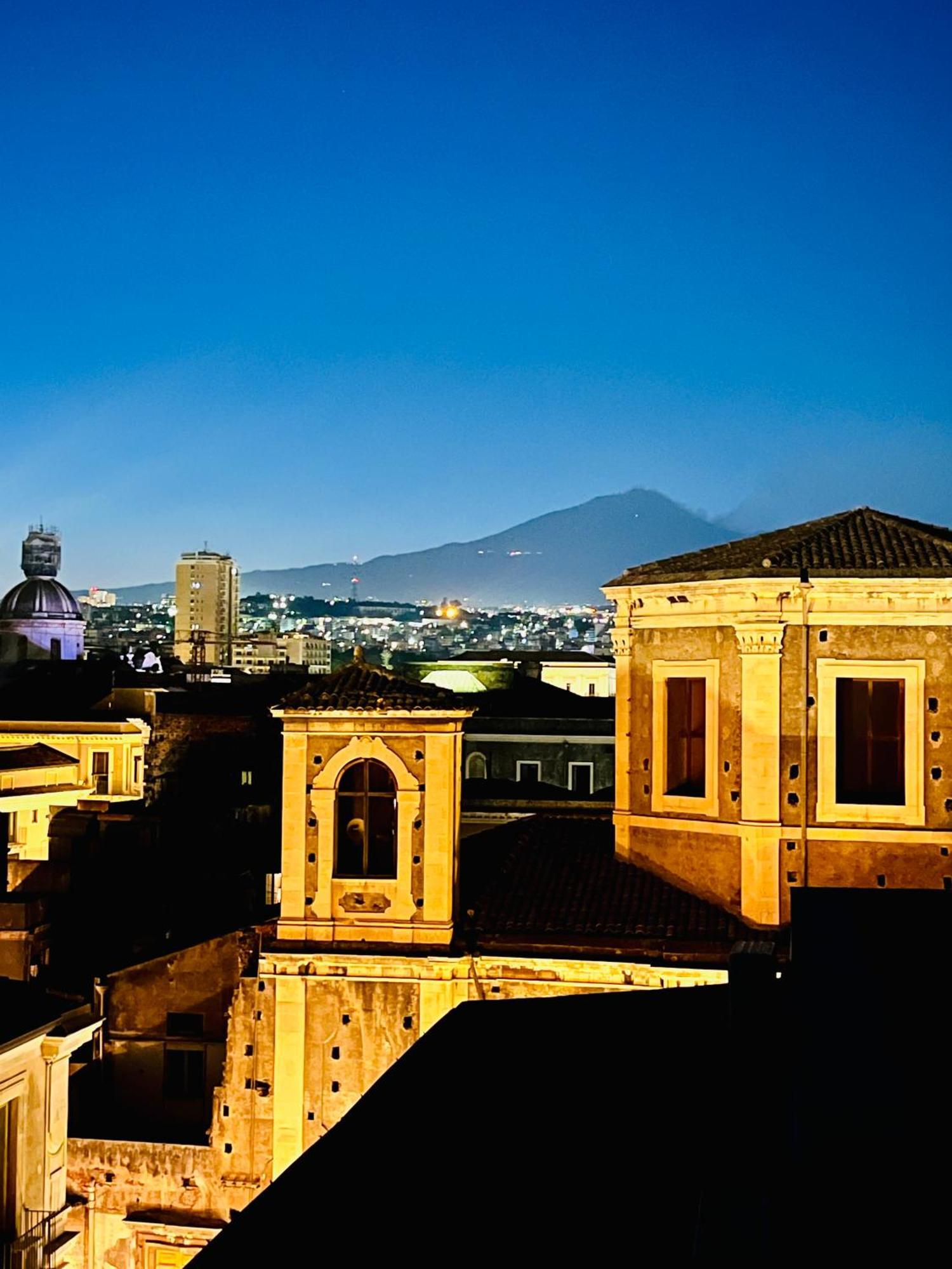 カターニアLa Terrazza Di Sant'Agataアパートメント エクステリア 写真