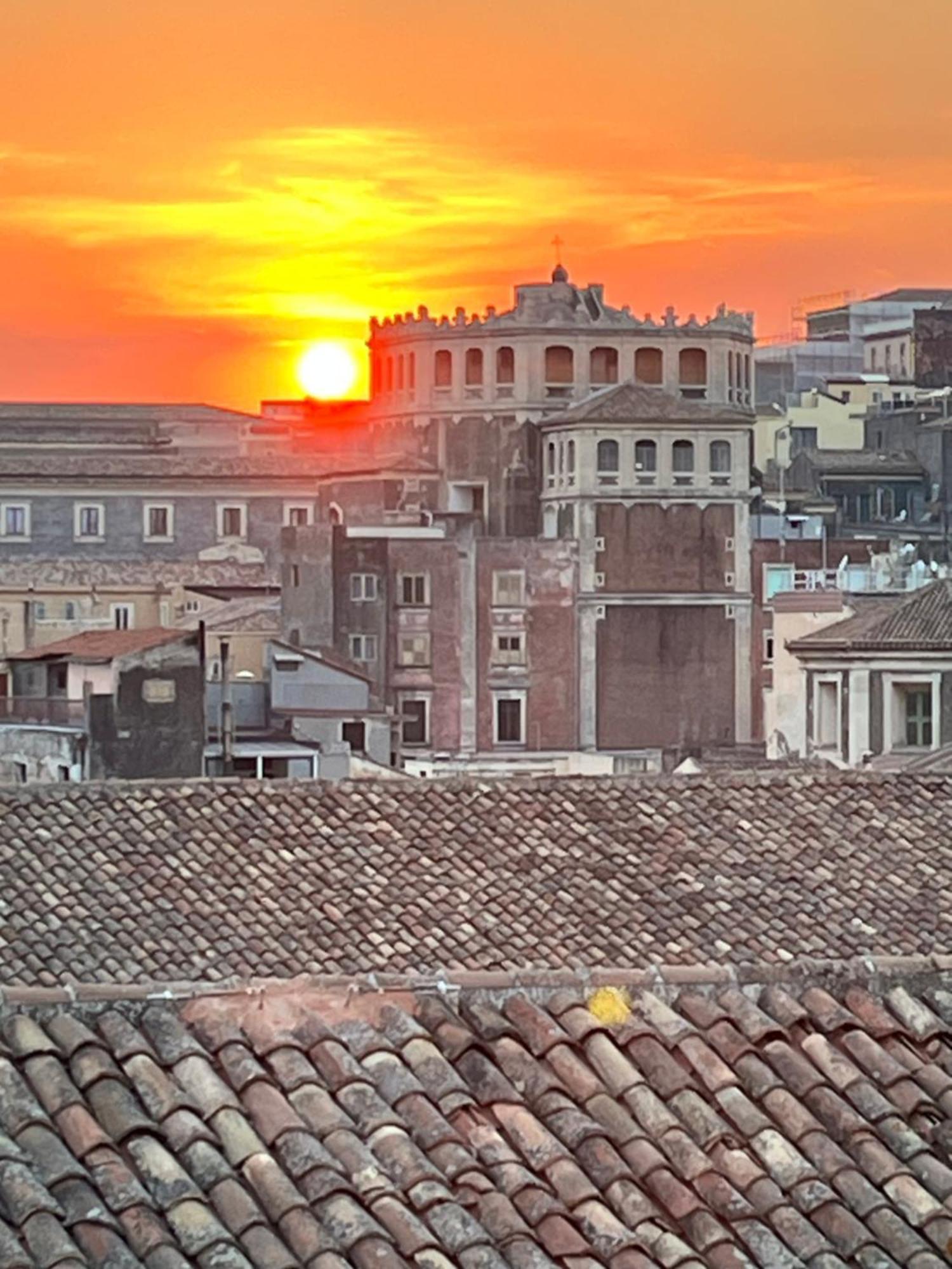 カターニアLa Terrazza Di Sant'Agataアパートメント エクステリア 写真